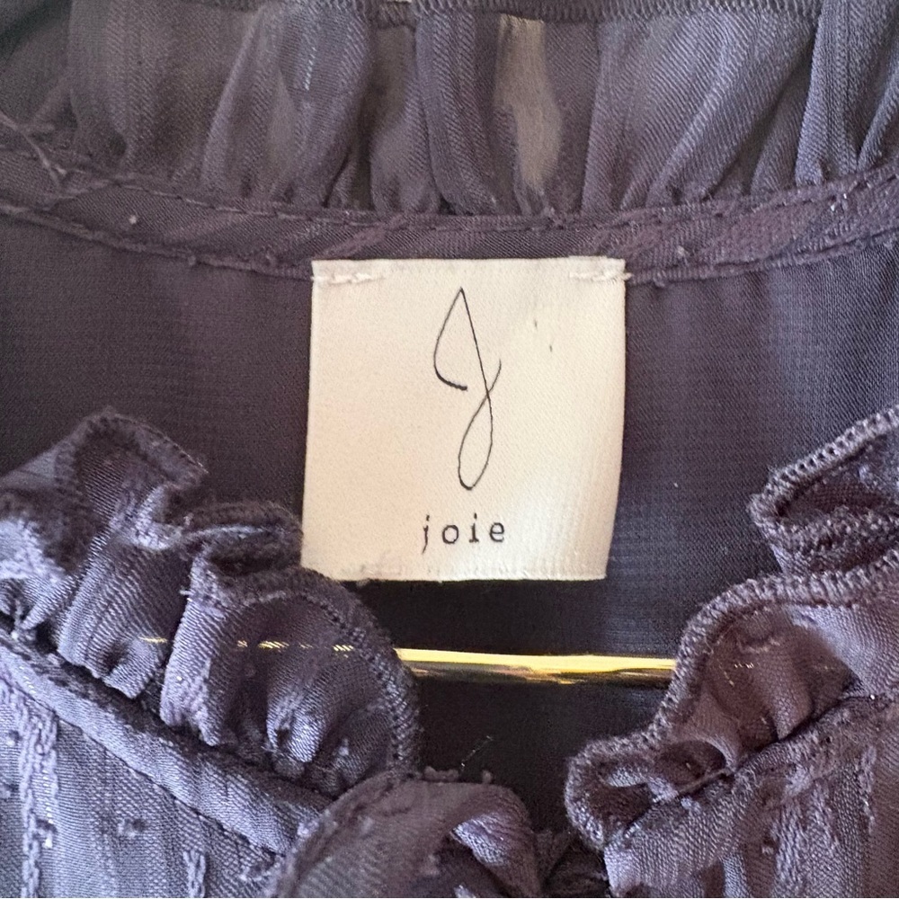 Joie Navy Ruffle Sleeveless Blouse with metallic sparkle, no size tag but fits L - Picture 3 of 10